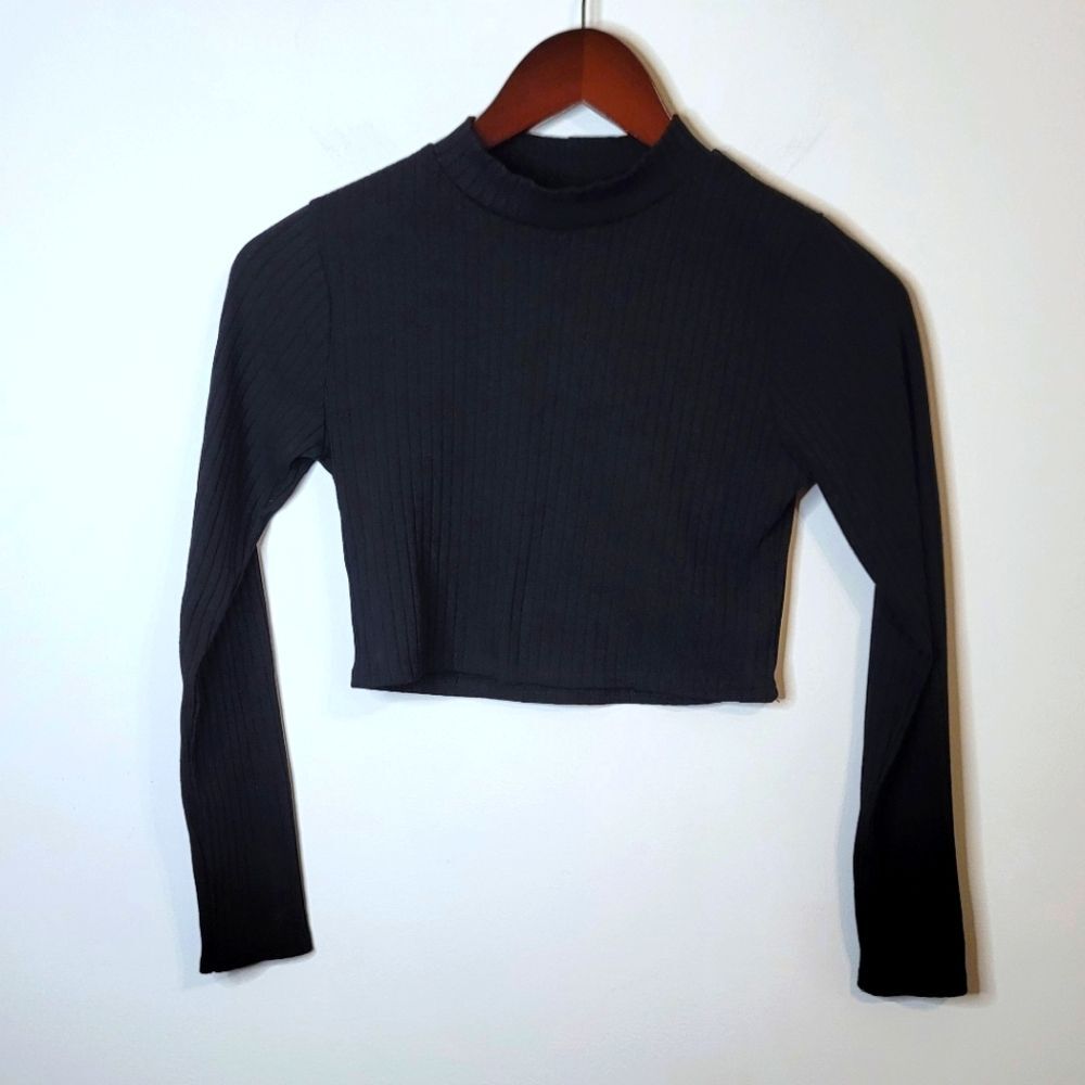 Nasty Gal Black Ribbed Cropped Long Sleeve Top Size 2